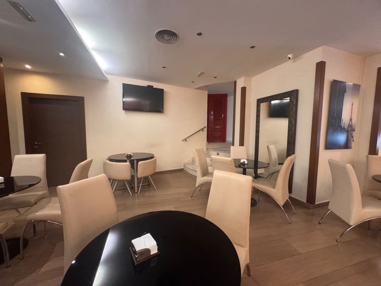 Commercial for sale in Guardamar del Segura - € 850,000 (Ref: 9611934)