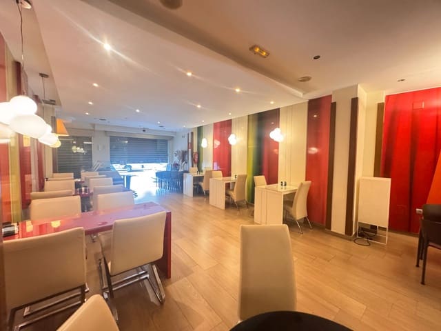 Commercial for sale in Zona Pueblo, Guardamar del Segura - € 850,000 (Ref: 9611934)