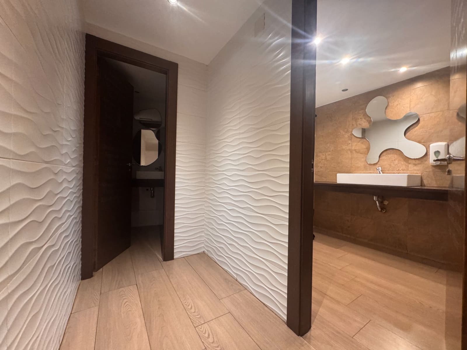 Commercial for sale in Guardamar del Segura - € 850,000 (Ref: 9611934)