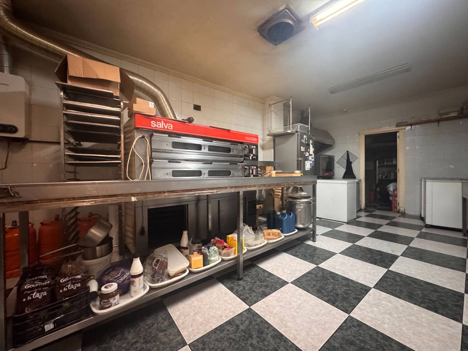 Commercial for sale in Guardamar del Segura - € 850,000 (Ref: 9611934)