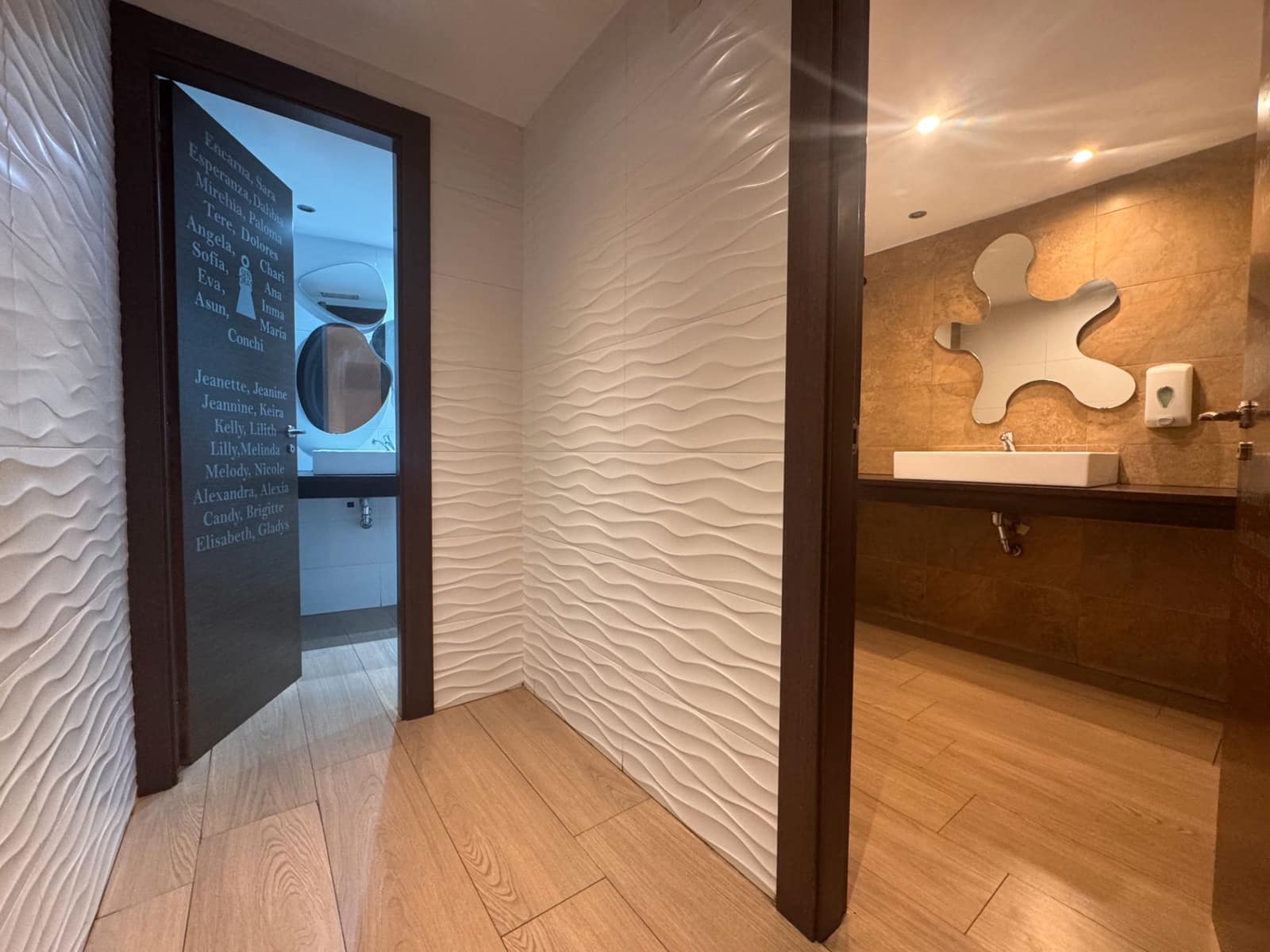 Commercial for sale in Guardamar del Segura - € 850,000 (Ref: 9611934)