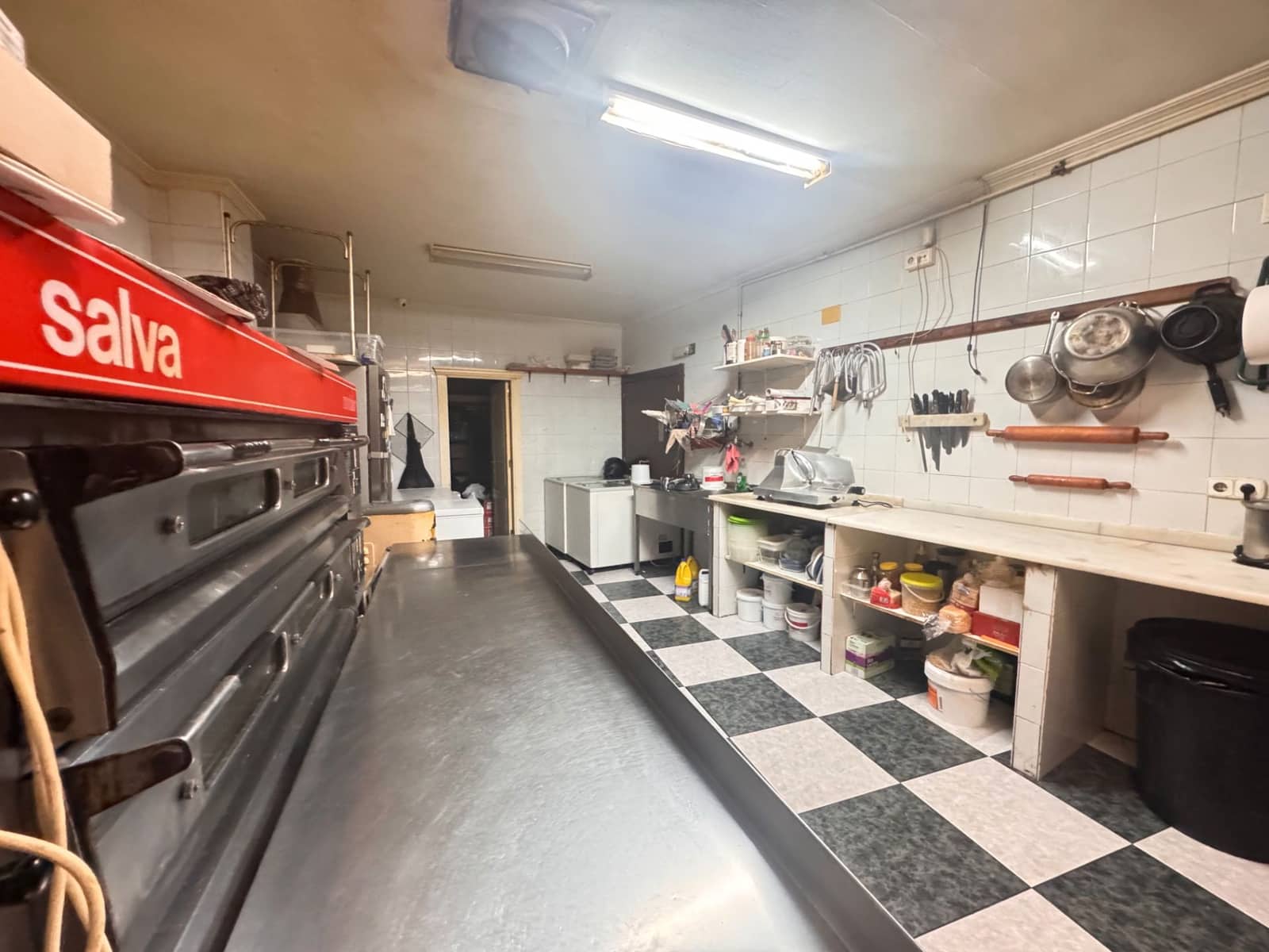 Commercial for sale in Guardamar del Segura - € 850,000 (Ref: 9611934)