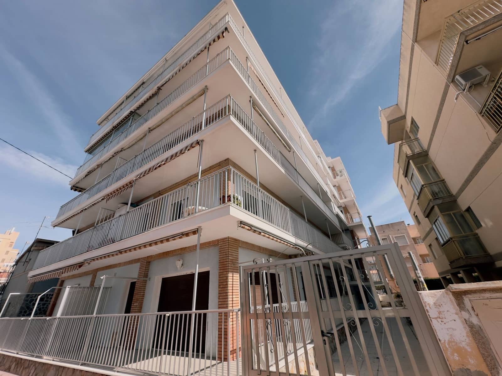 4 bedroom Apartment for sale in Santa Pola - € 235,000 (Ref: 9618749)