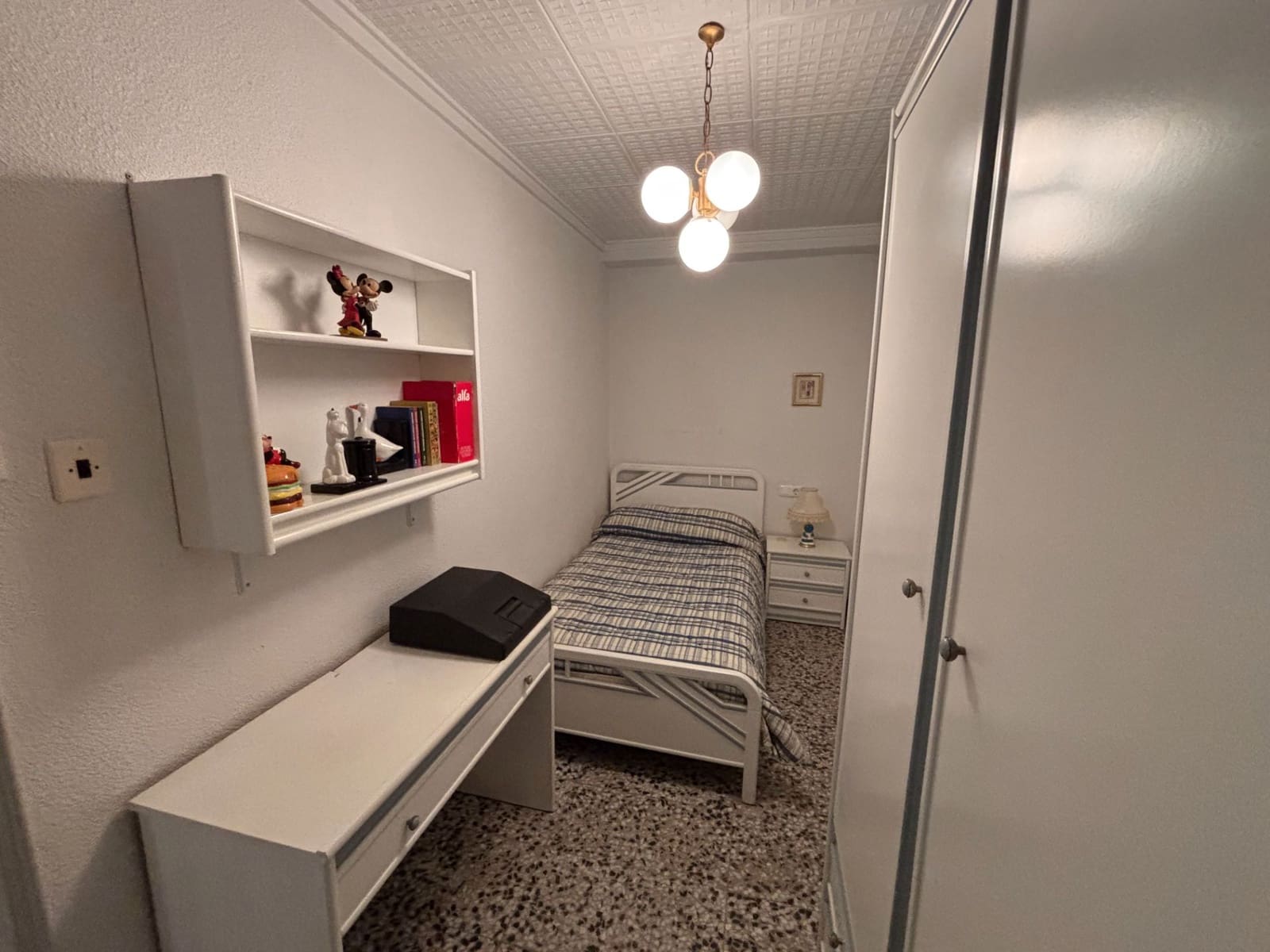 5 bedroom Villa for sale in Santa Pola - € 170,000 (Ref: 9650898)