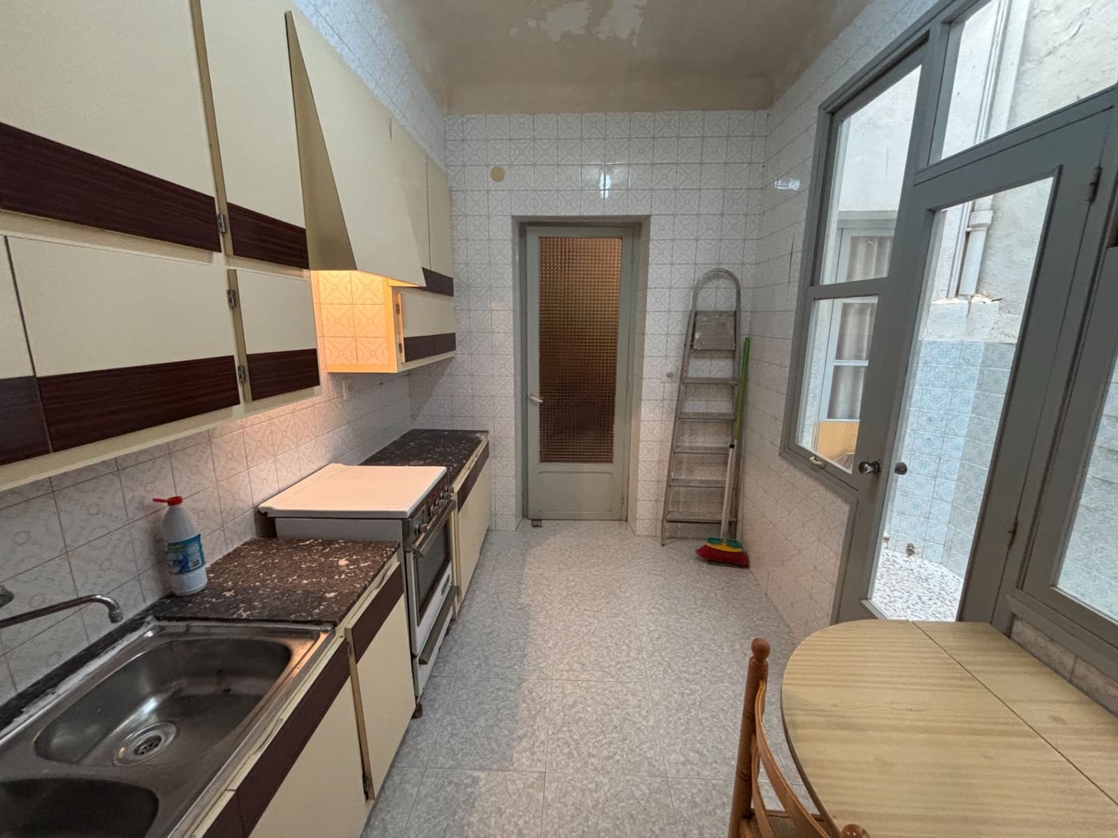 5 bedroom Villa for sale in Santa Pola - € 170,000 (Ref: 9650898)