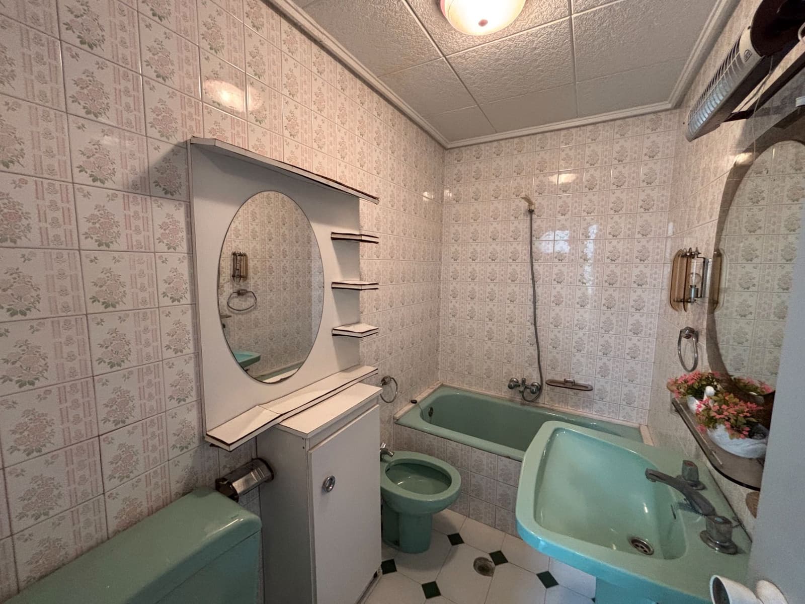 5 bedroom Villa for sale in Santa Pola - € 170,000 (Ref: 9650898)