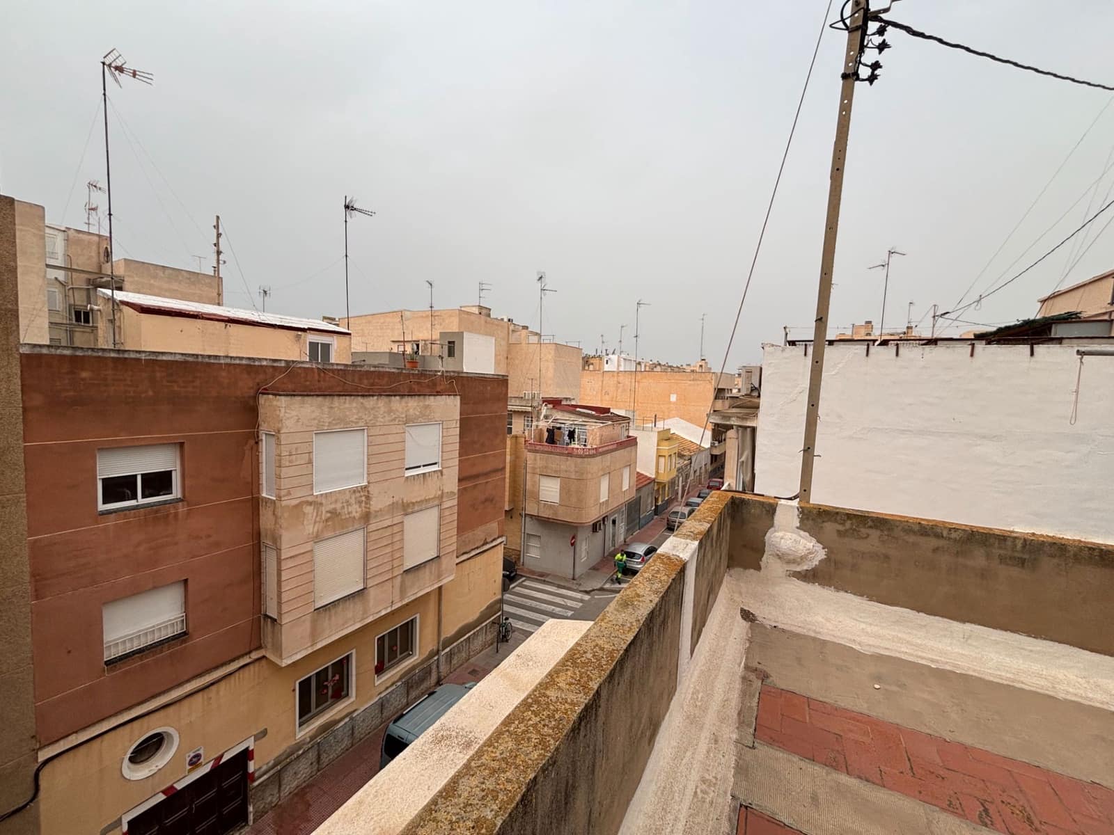 5 bedroom Villa for sale in Santa Pola - € 170,000 (Ref: 9650898)