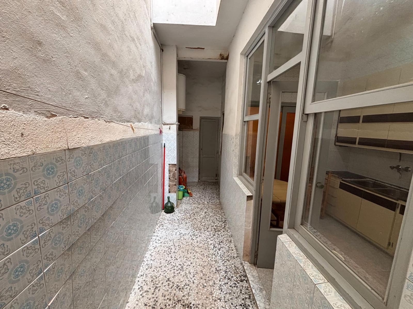 5 bedroom Villa for sale in Santa Pola - € 170,000 (Ref: 9650898)