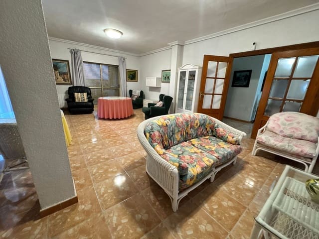 7 bedroom Villa for sale in Molina de Segura with garage - € 409,000 (Ref: 9725055)