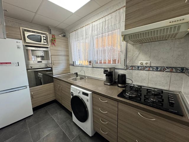 Piso de 3 habitaciones en Punta Prima, Torrevieja en venta con garaje - 228.000 € (Ref: 9731172)