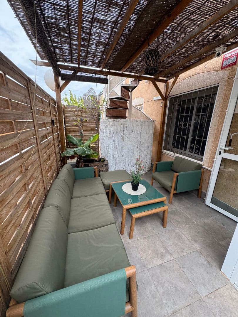 1 bedroom Villa for sale in Torrevieja with pool - € 120,550 (Ref: 9731366)