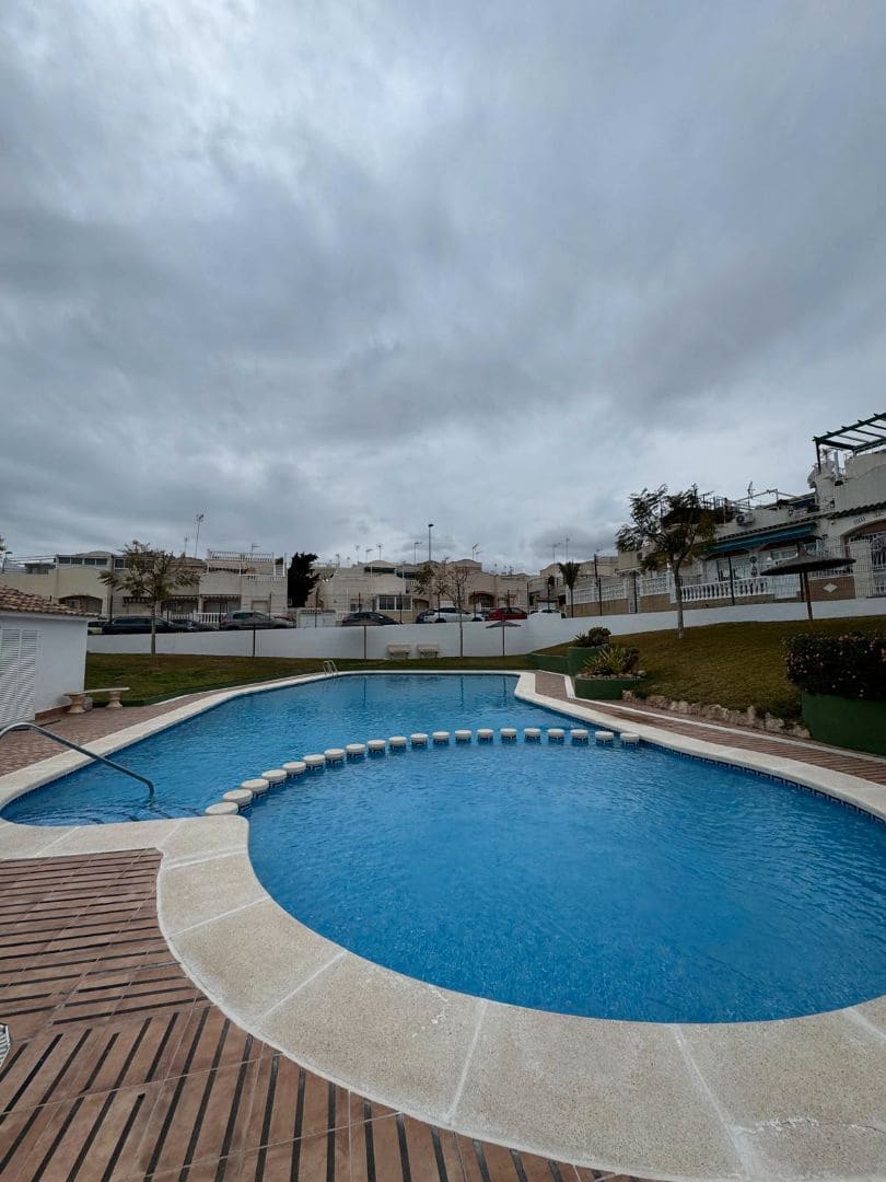 1 bedroom Villa for sale in Torrevieja with pool - € 120,550 (Ref: 9731366)