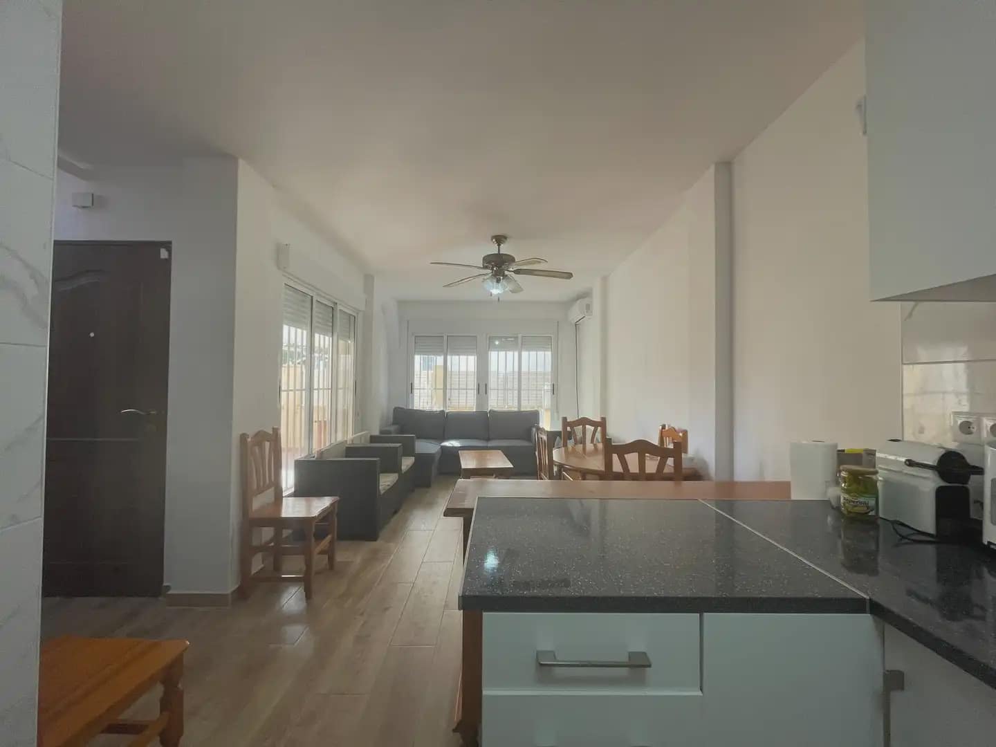 4 Zimmer Haus zu vermieten in Torrevieja mit Pool - 990 € (Ref: 9789811)