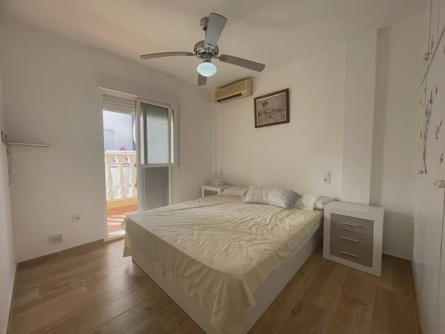 4 Zimmer Haus zu vermieten in Torrevieja mit Pool - 990 € (Ref: 9789811)