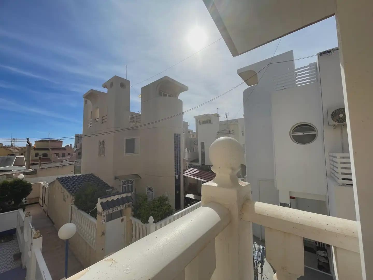 4 Zimmer Haus zu vermieten in Torrevieja mit Pool - 990 € (Ref: 9789811)