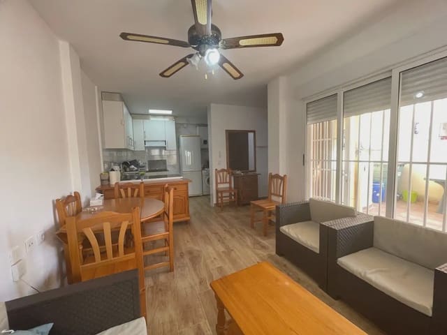 4 Zimmer Haus zu vermieten in Los Frutales, Torrevieja mit Pool - 990 € (Ref: 9789811)