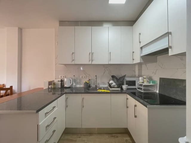 4 Zimmer Haus zu vermieten in Los Frutales, Torrevieja mit Pool - 990 € (Ref: 9789811)