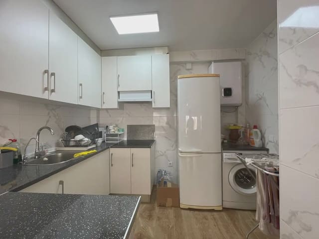 4 Zimmer Haus zu vermieten in Los Frutales, Torrevieja mit Pool - 990 € (Ref: 9789811)