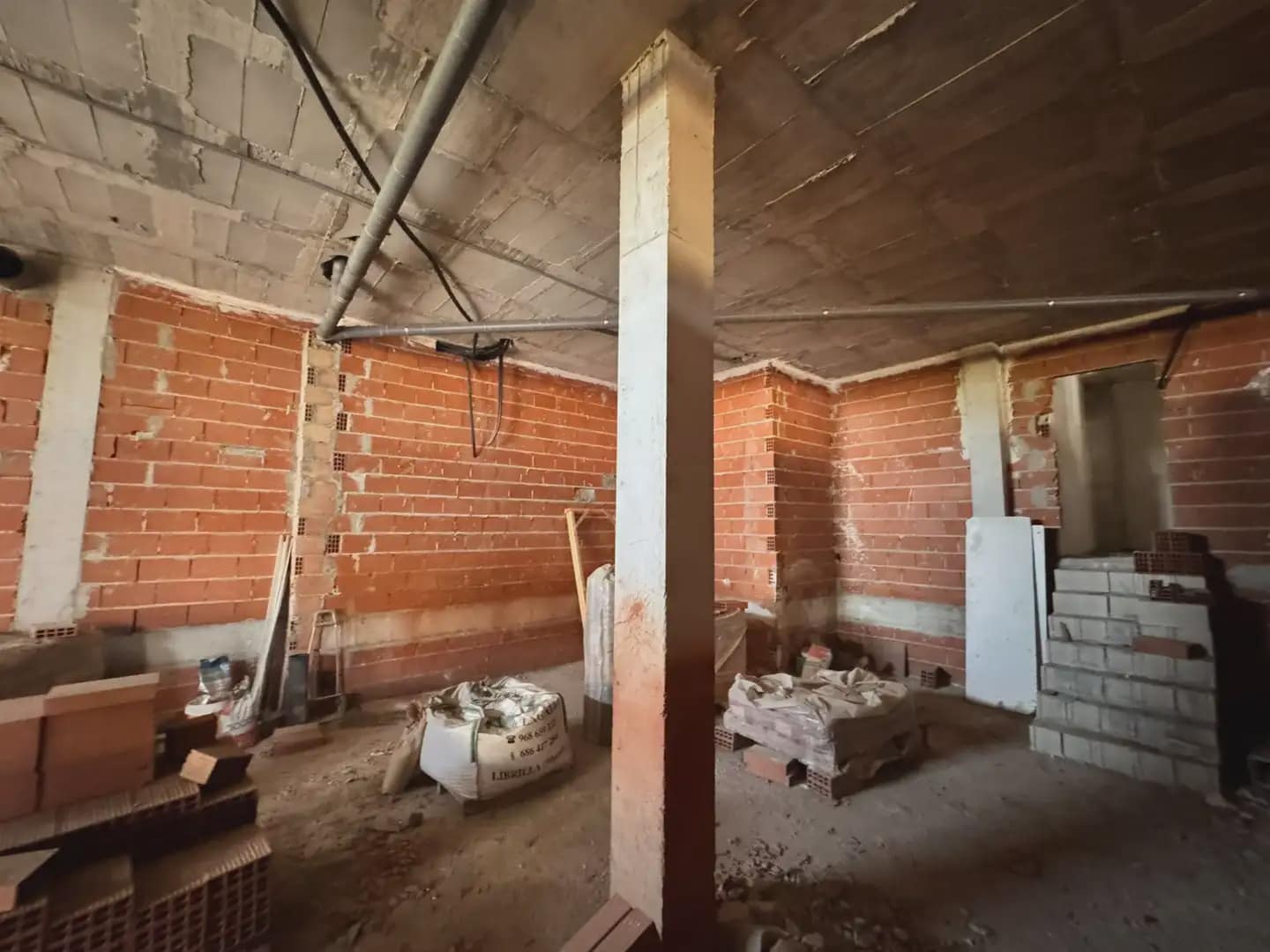 Kaupallinen myytävänä paikassa Librilla - 79 000 € (Ref: 9795543)