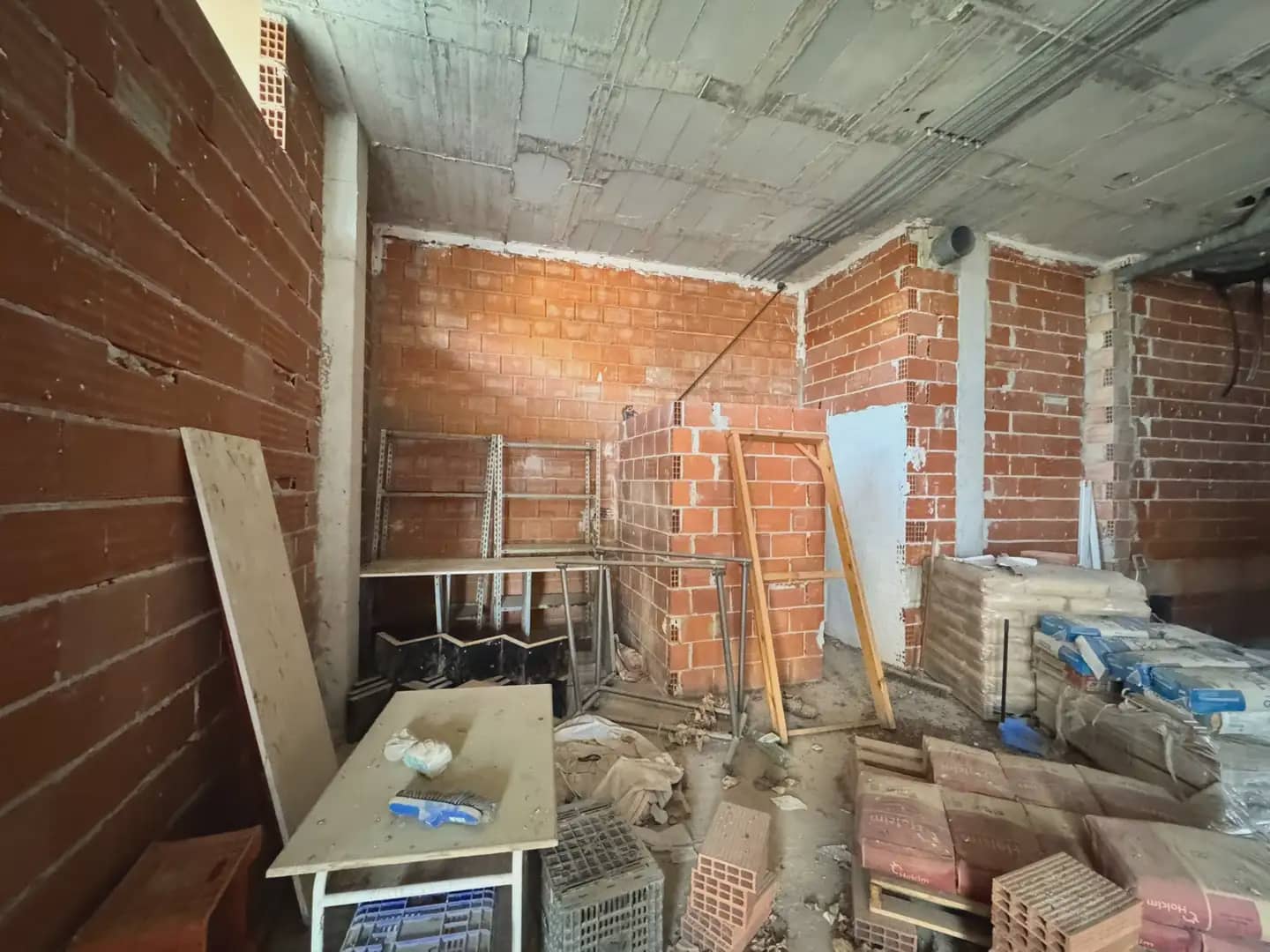 Kaupallinen myytävänä paikassa Librilla - 79 000 € (Ref: 9795543)