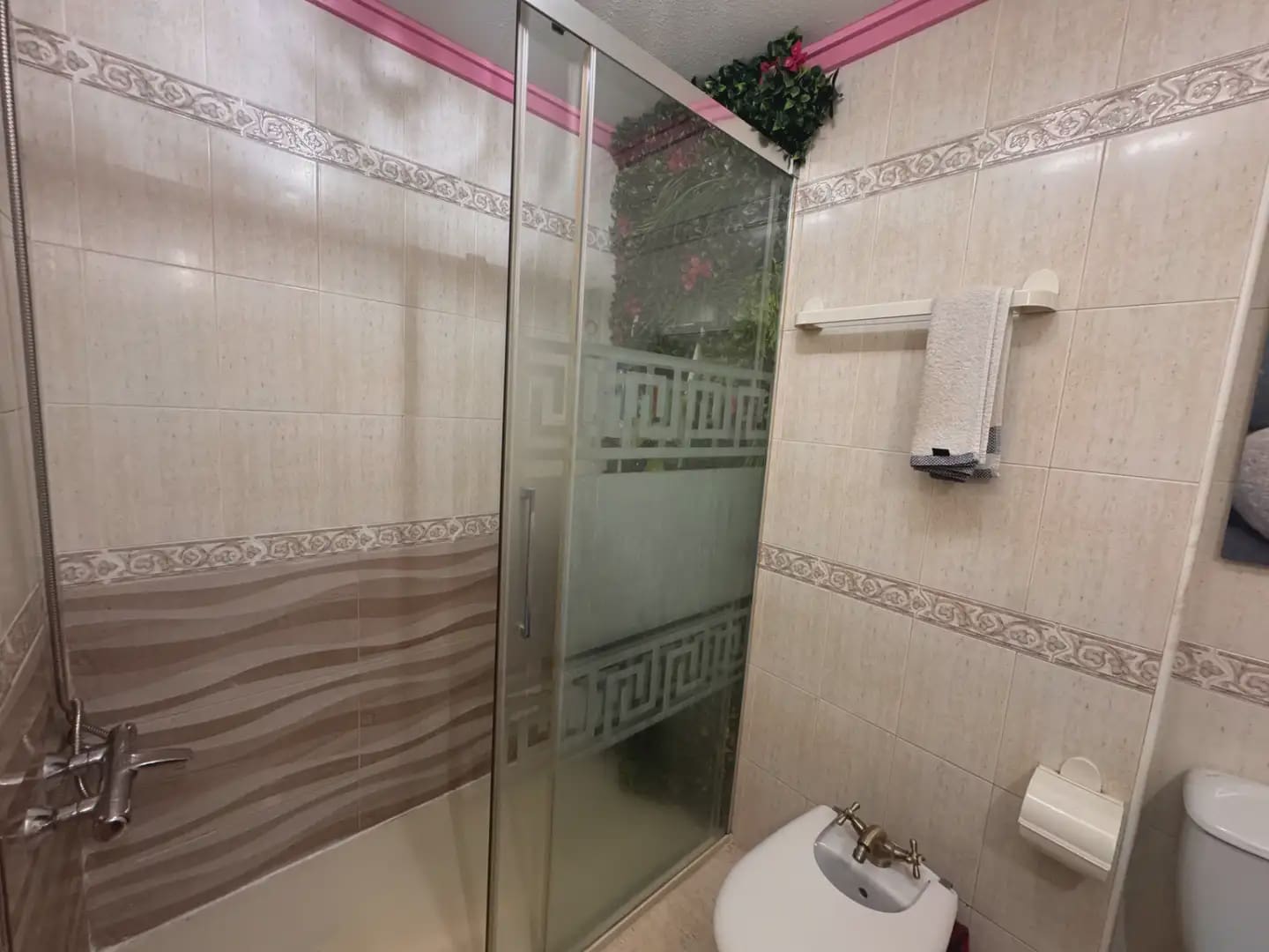 2 bedroom Apartment for sale in Guardamar del Segura with pool garage - € 130,000 (Ref: 9802986)