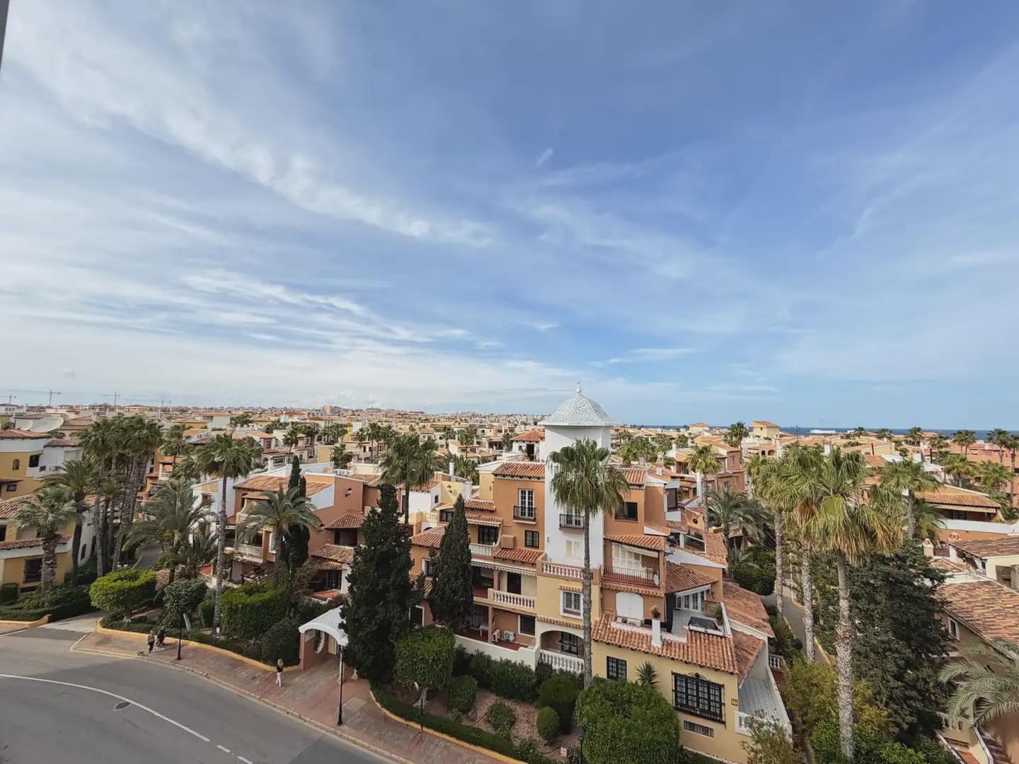 1 soveværelse Lejlighed til salg i Torrevieja med swimmingpool - € 179.900 (Ref: 9821241)