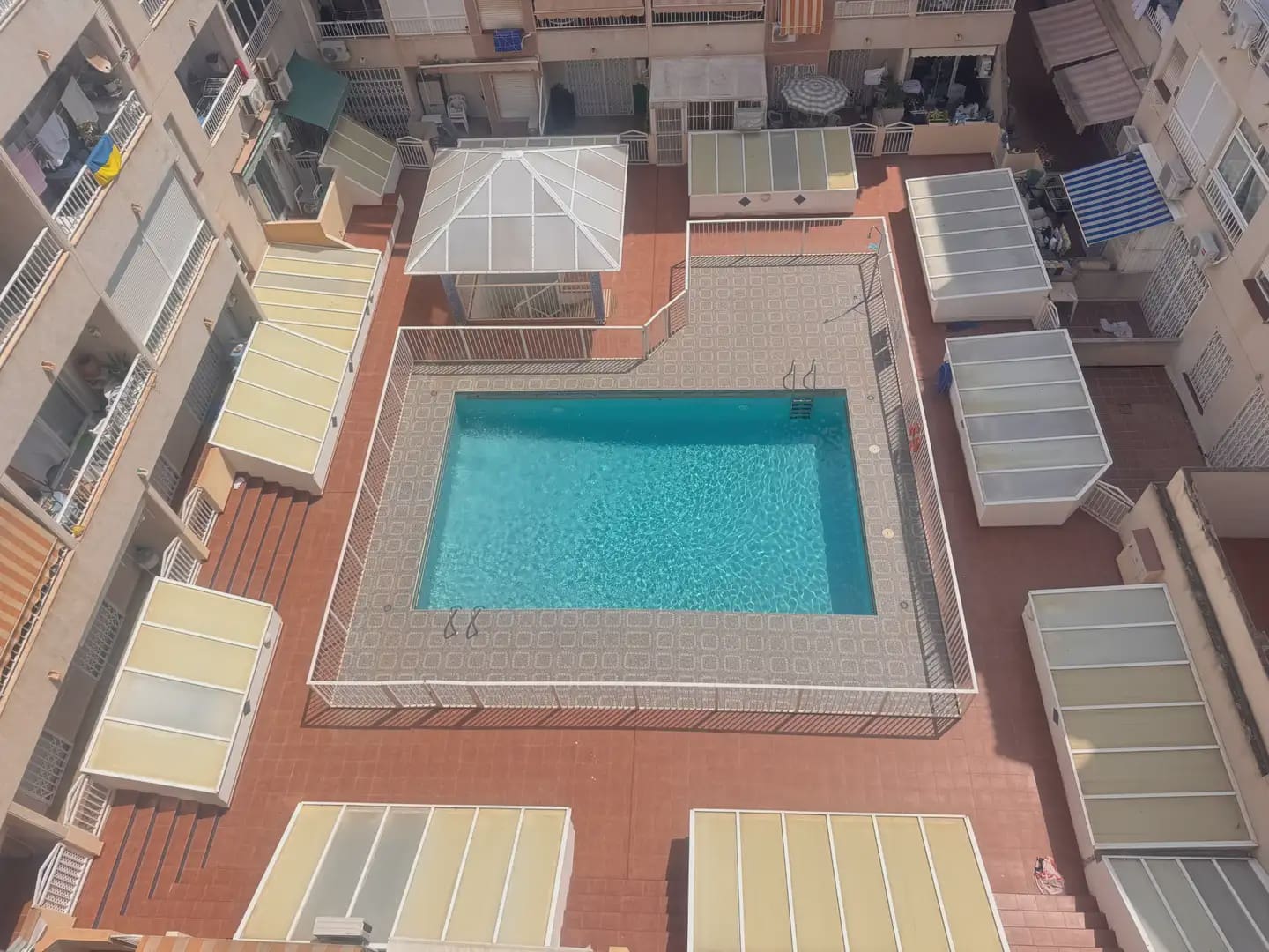 Studio for sale in Torrevieja with pool - € 89,990 (Ref: 9827428)