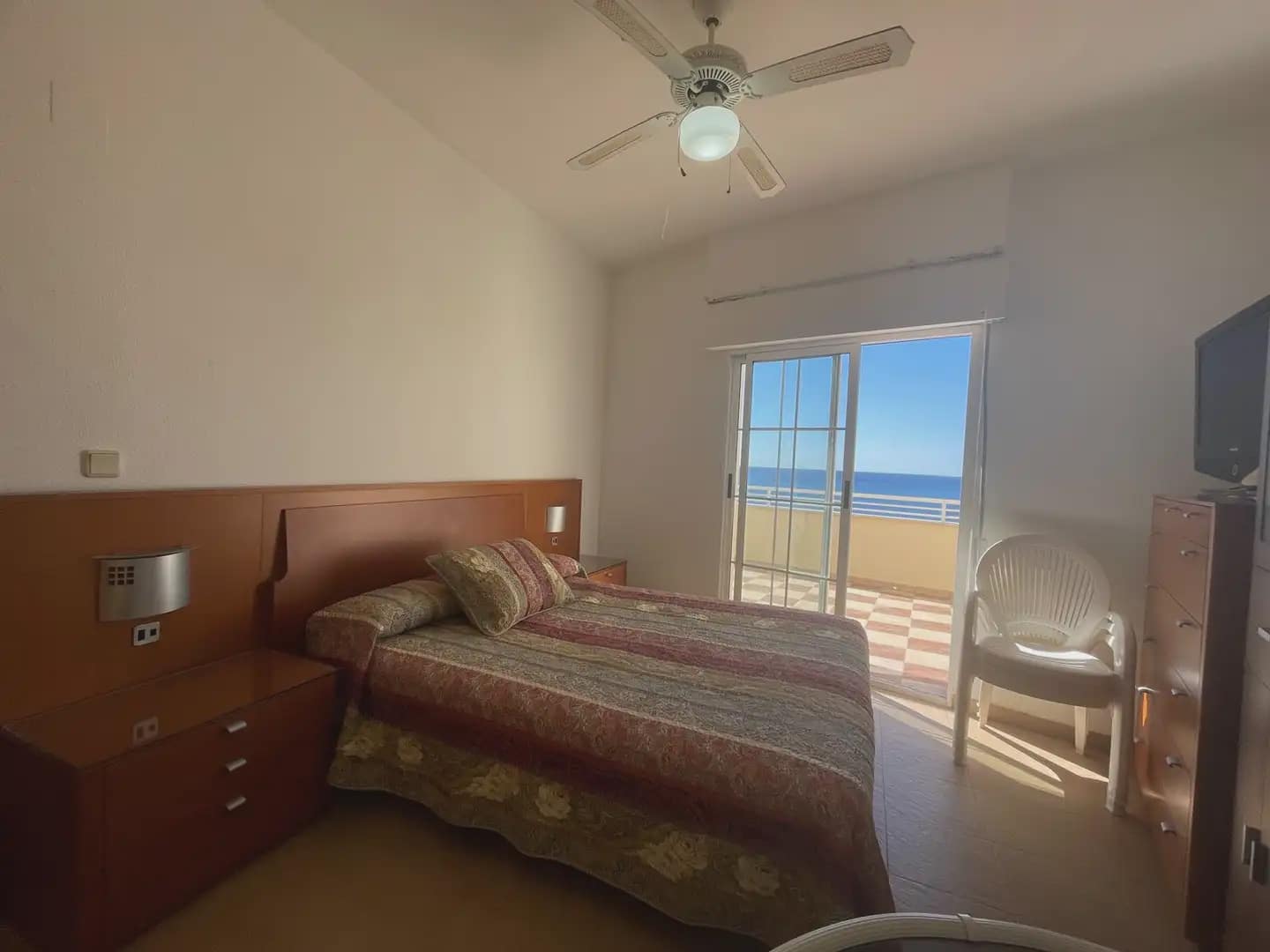 2 bedroom Penthouse for sale in Torrevieja with garage - € 359,990 (Ref: 9832777)
