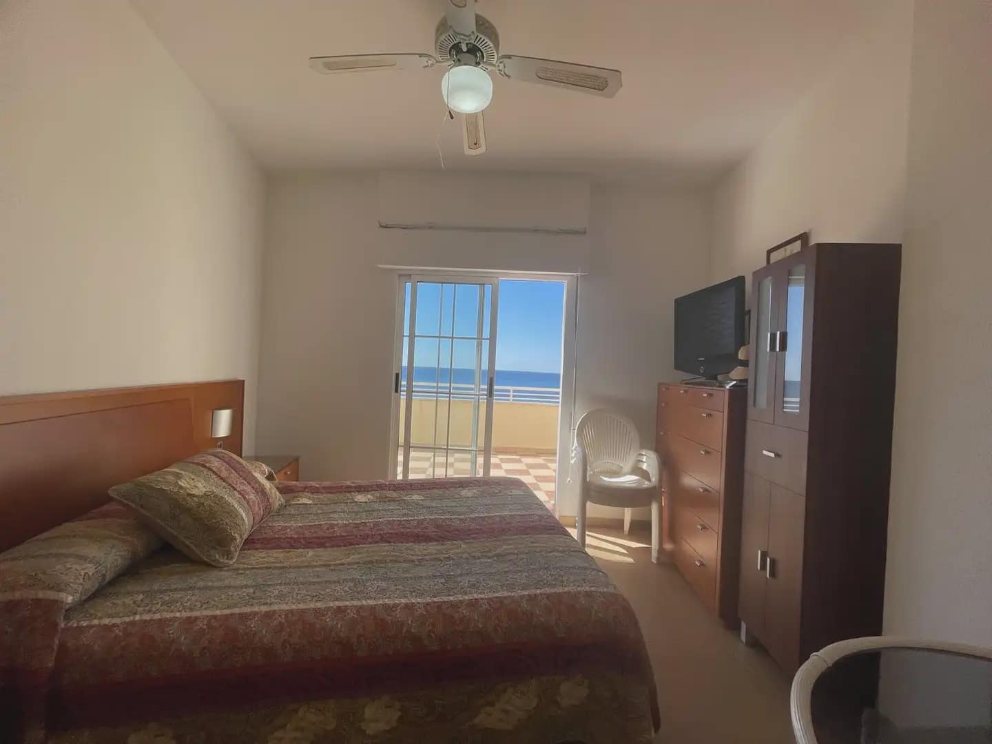 2 bedroom Penthouse for sale in Torrevieja with garage - € 359,990 (Ref: 9832777)