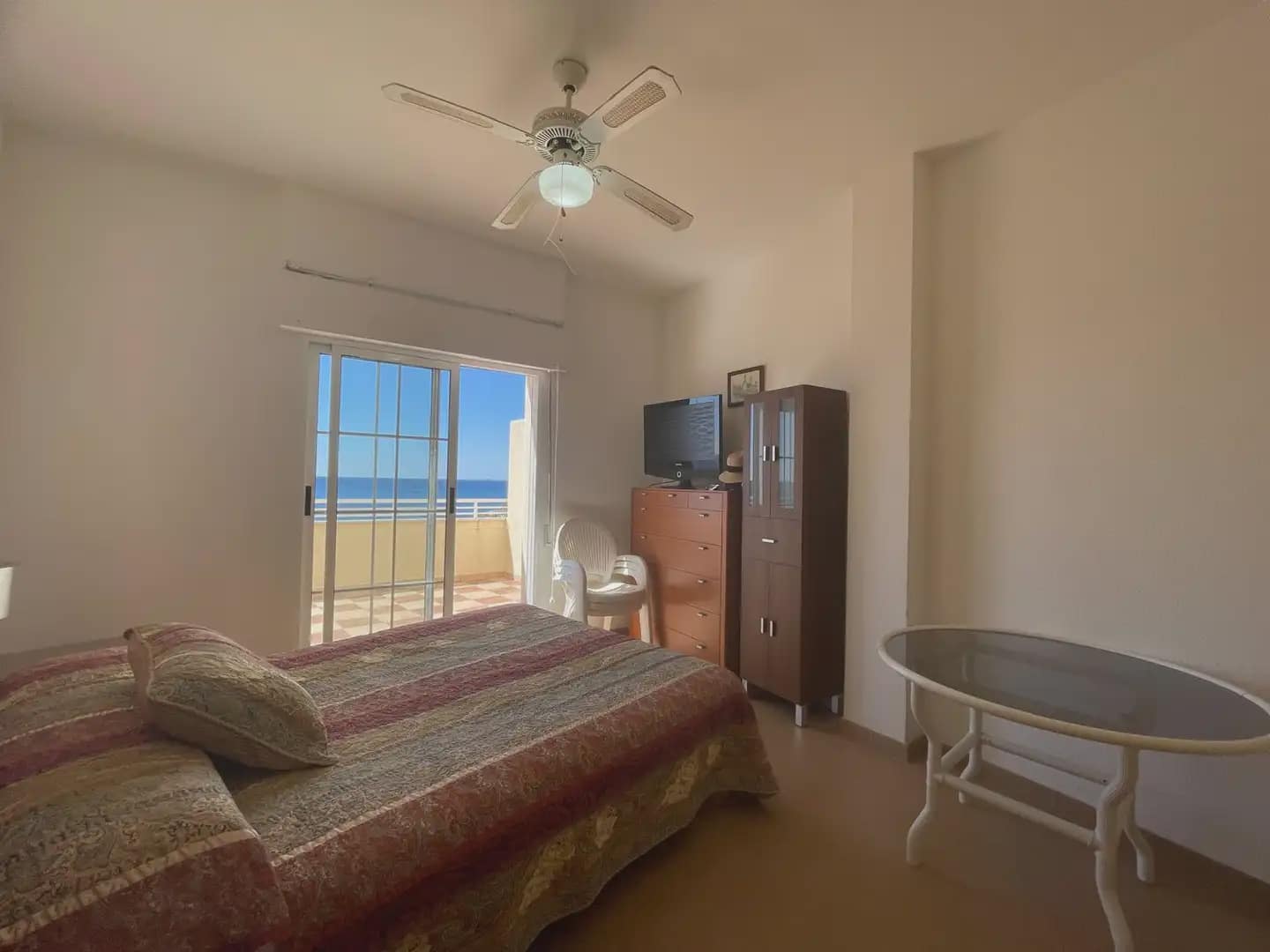 2 bedroom Penthouse for sale in Torrevieja with garage - € 359,990 (Ref: 9832777)