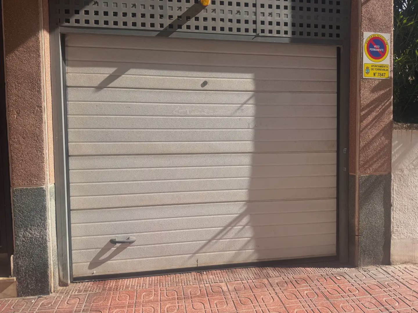 Garage til salg i Torrevieja - € 12.000 (Ref: 9836793)
