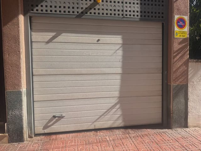 Garage til salg i Avenida Habaneras - Curva de Palangre, Torrevieja - € 12.000 (Ref: 9836793)