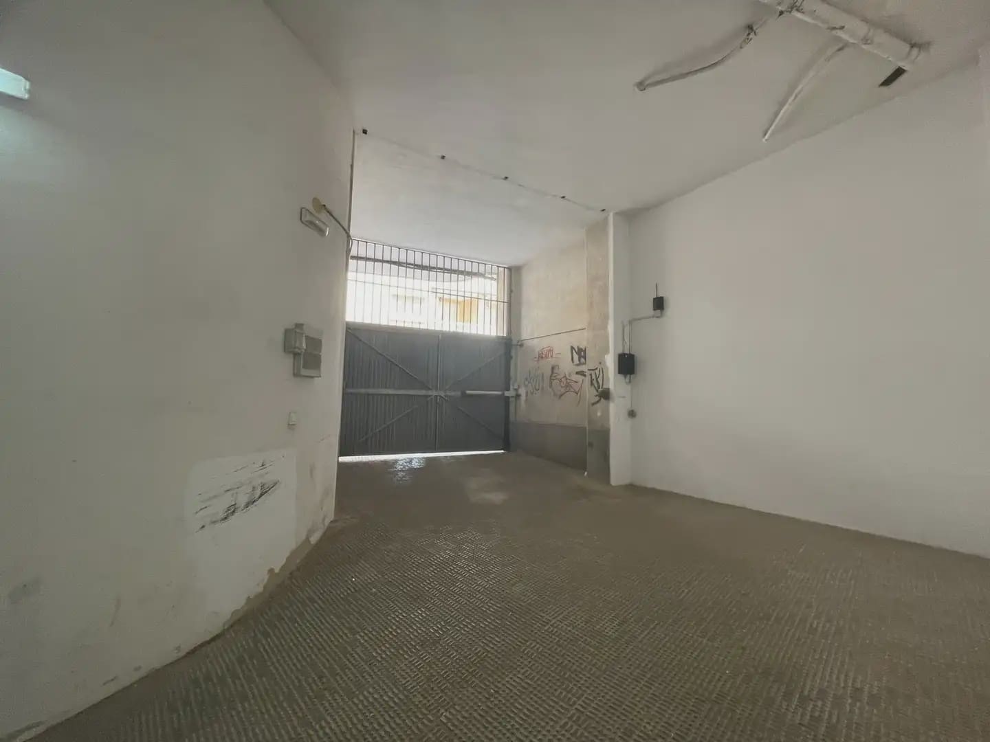 Autotalli myytävänä paikassa Torrevieja - 13 815 € (Ref: 9863690)