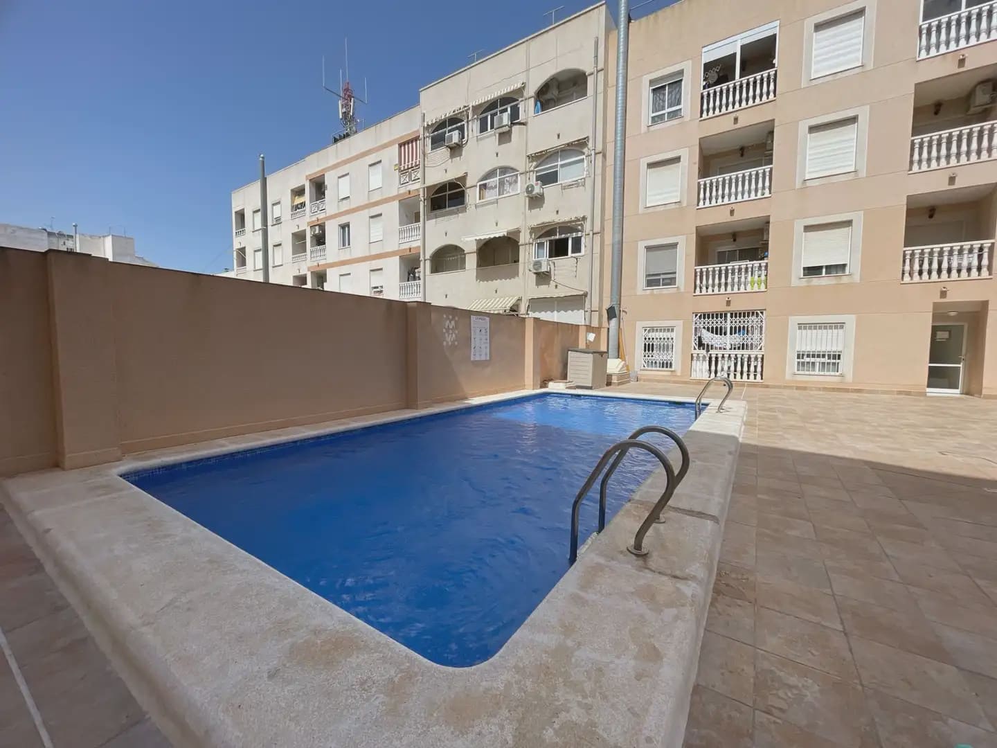 1 sypialnia Mieszkanie na sprzedaż w Torrevieja z basenem - 109 990 € (Ref: 9912269)