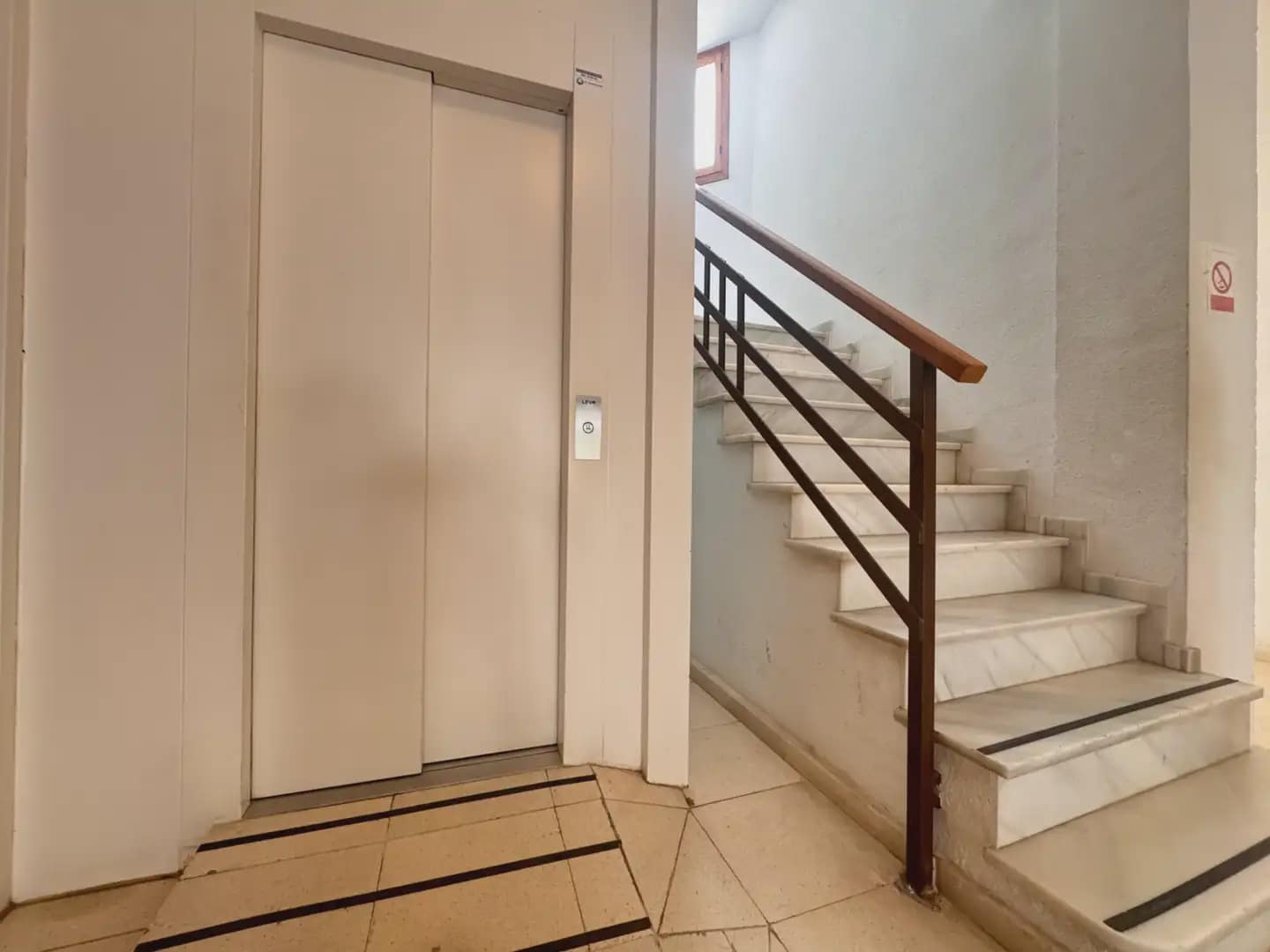 Studio til salgs i Torrevieja med svømmebasseng - € 87 000 (Ref: 9985353)