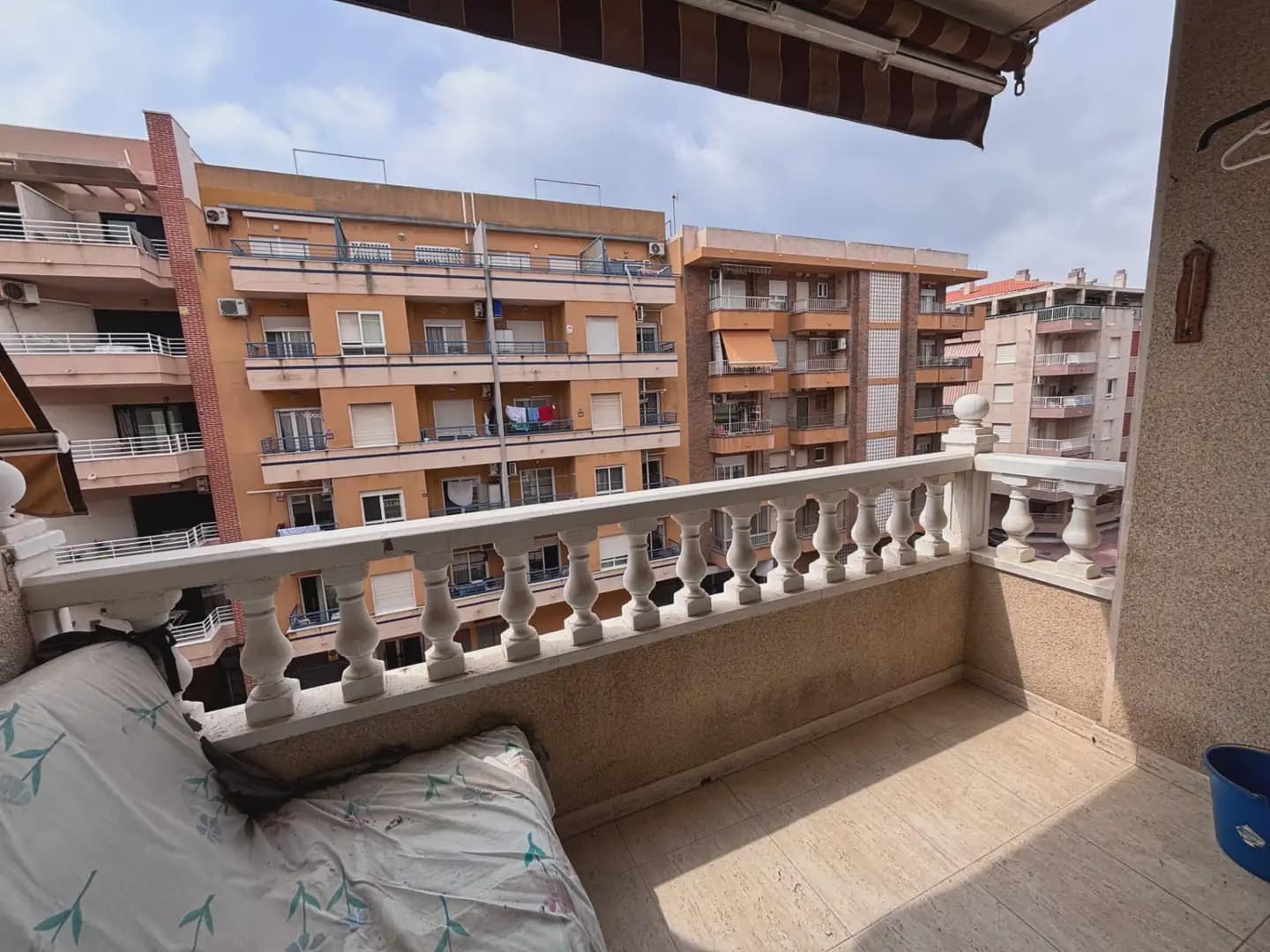 2 bedroom Flat for sale in Torrevieja with pool - € 135,000 (Ref: 9994578)