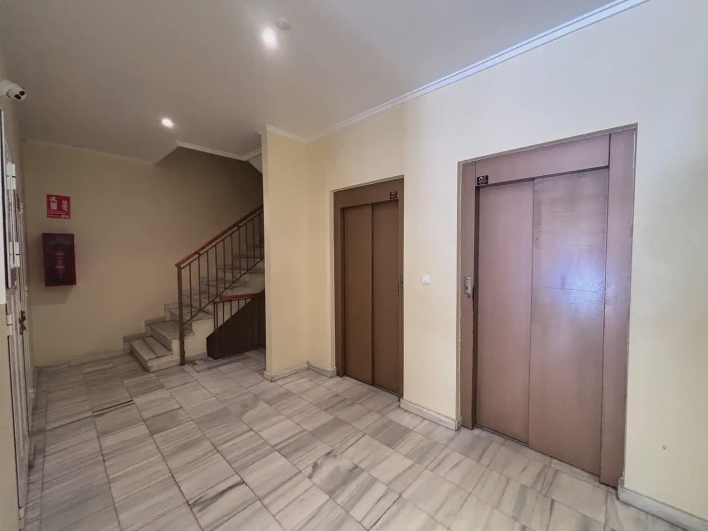 2 bedroom Flat for sale in Torrevieja with pool - € 135,000 (Ref: 9994578)