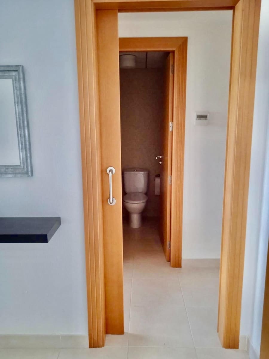 2 bedroom Apartment for sale in Roquetas de Mar with pool - € 229,000 (Ref: 10017626)