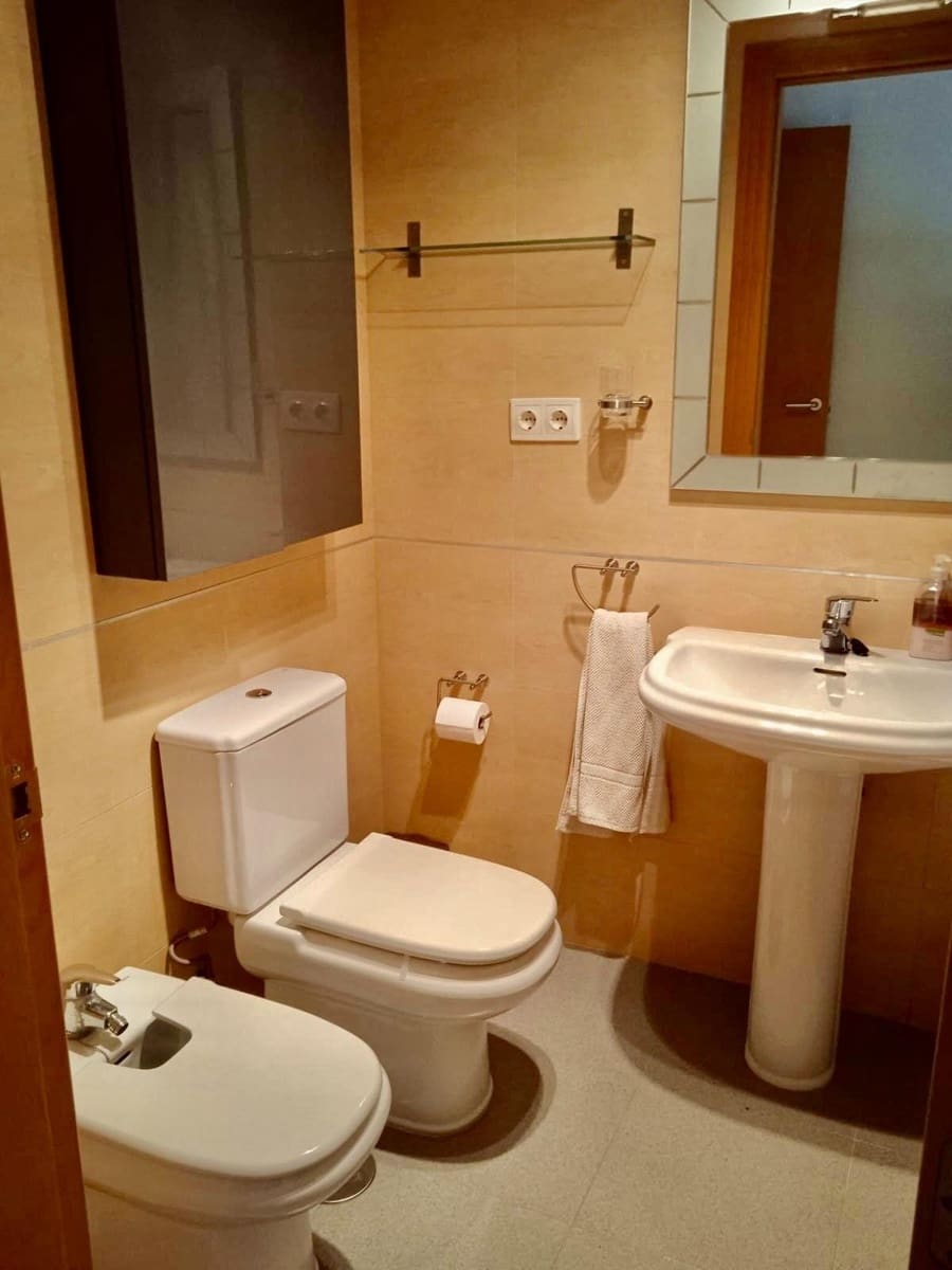 2 bedroom Apartment for sale in Roquetas de Mar with pool - € 229,000 (Ref: 10017626)