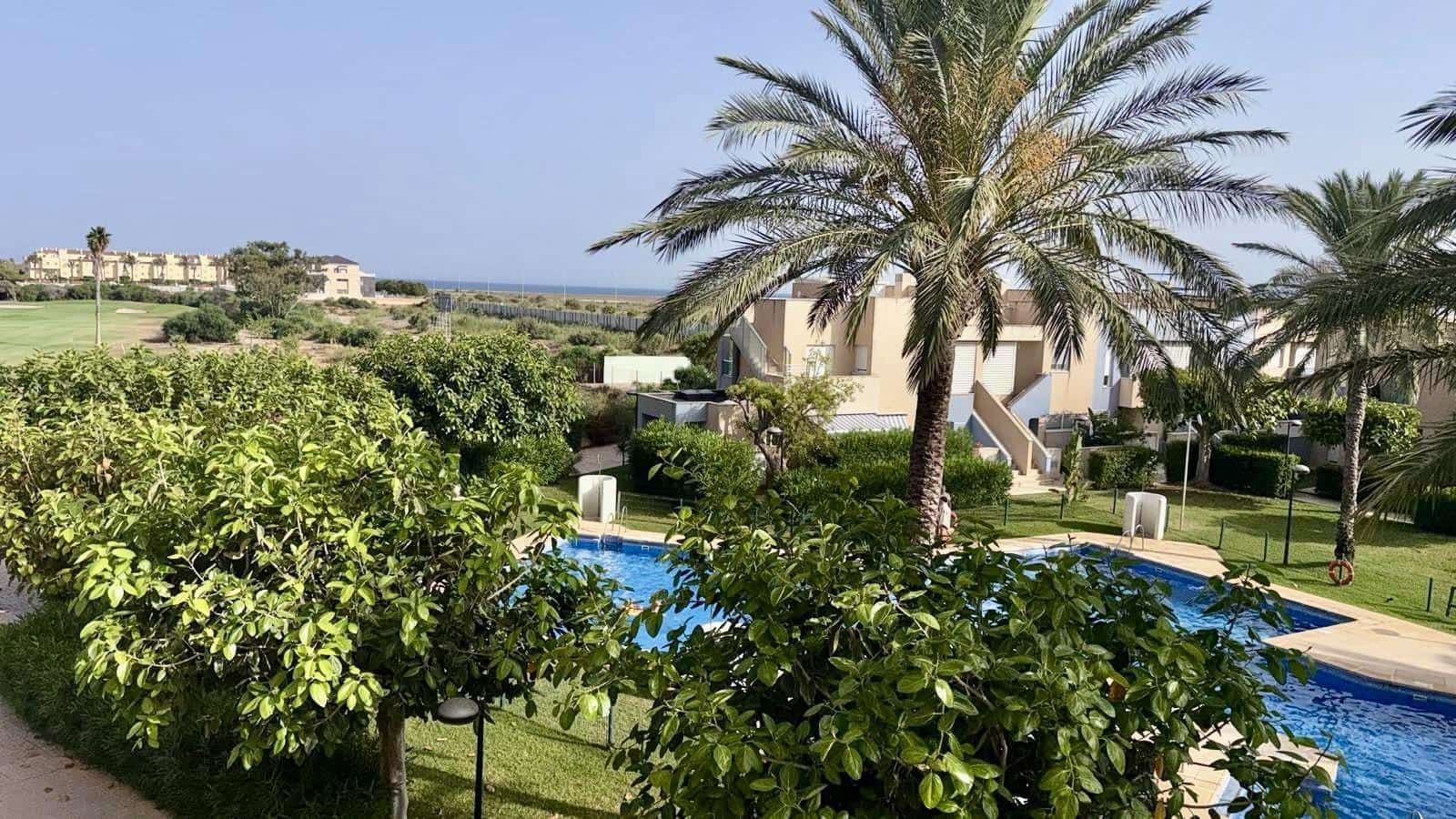 2 bedroom Apartment for sale in Roquetas de Mar with pool - € 229,000 (Ref: 10017626)