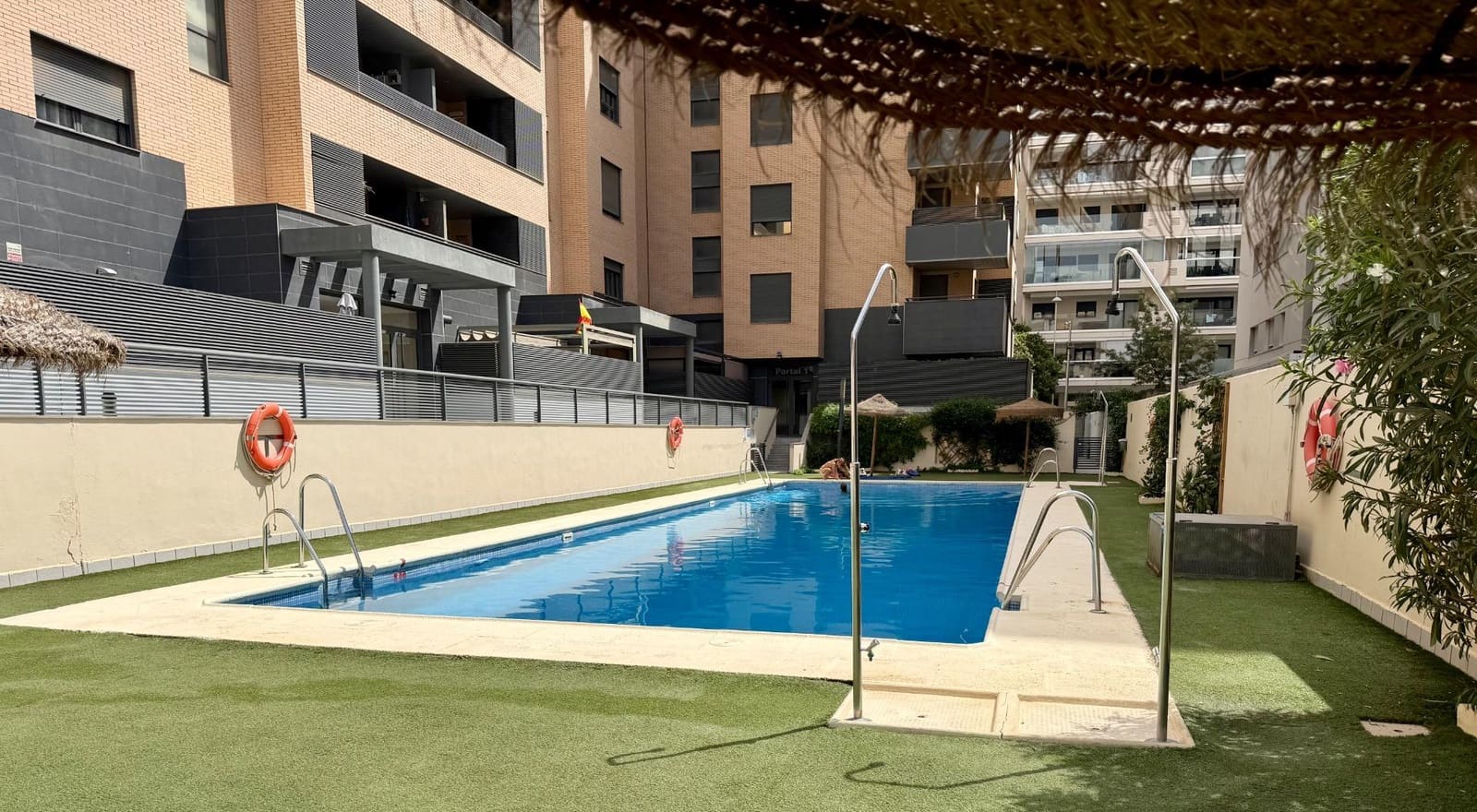 1 sovrum Lägenhet till salu i Almeria stad med pool - 219 900 € (Ref: 10021042)
