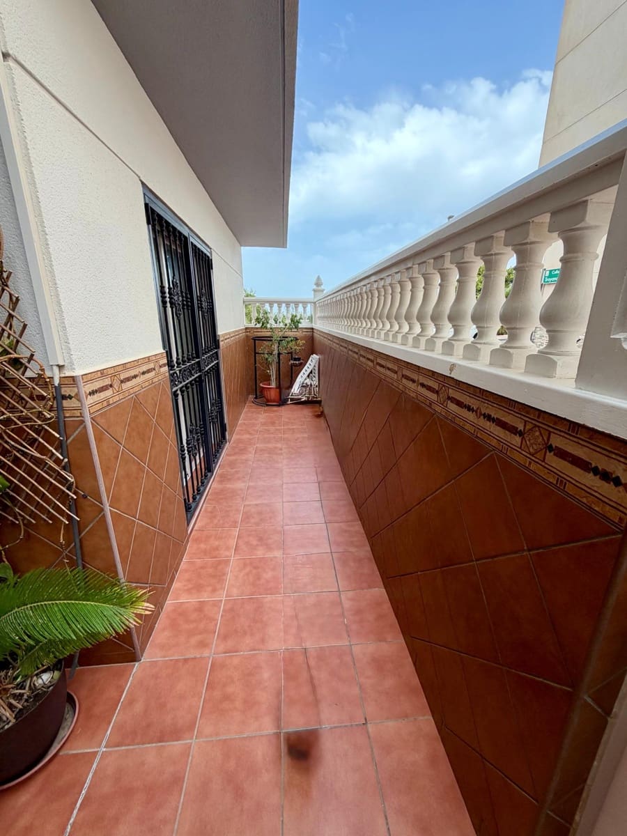 4 sovrum Semi-fristående Villa till salu i Aguadulce (Almeria) - 360 000 € (Ref: 10030689)