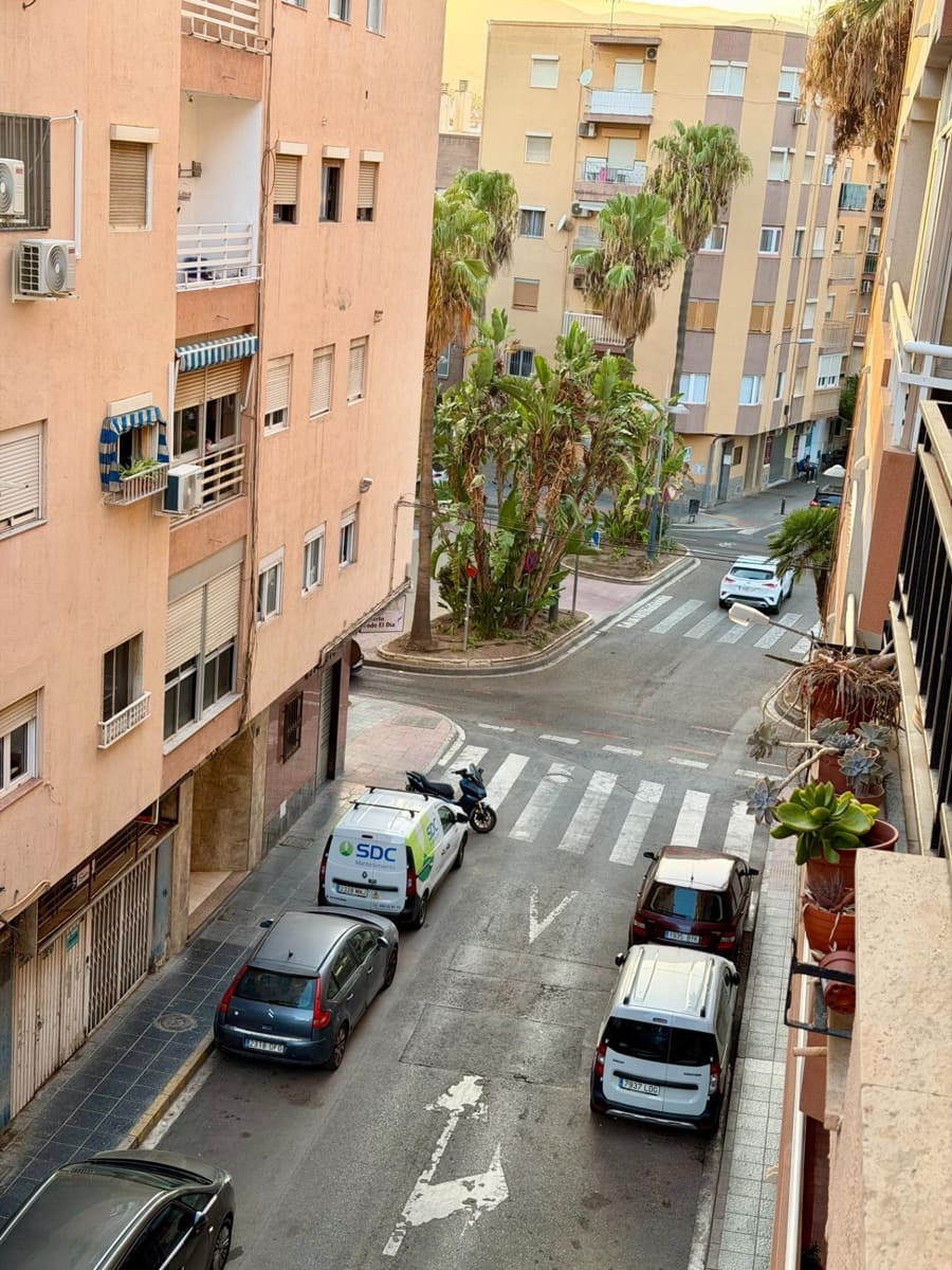 3 bedroom Flat for sale in Almeria city - € 150,000 (Ref: 10047480)