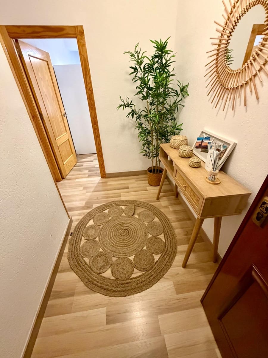 3 bedroom Flat for sale in Almeria city - € 150,000 (Ref: 10047480)