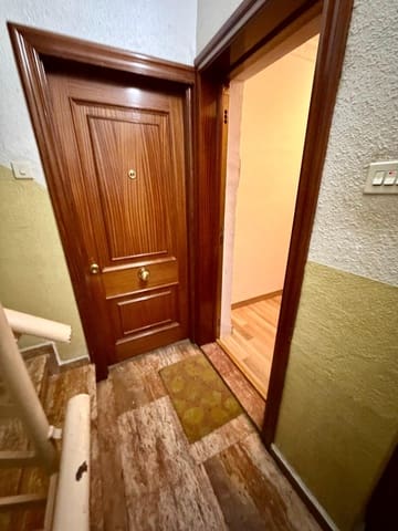 3 bedroom Flat for sale in Almería city - € 150,000 (Ref: 10047480)