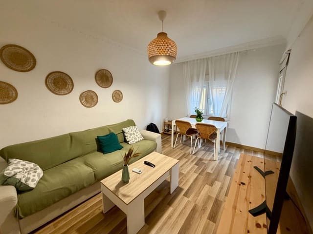 3 bedroom Flat for sale in Almería city - € 150,000 (Ref: 10047480)