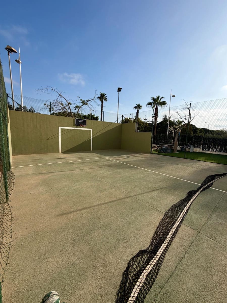 2 bedroom Apartment for sale in Almeria city with pool - € 330,000 (Ref: 10049513)