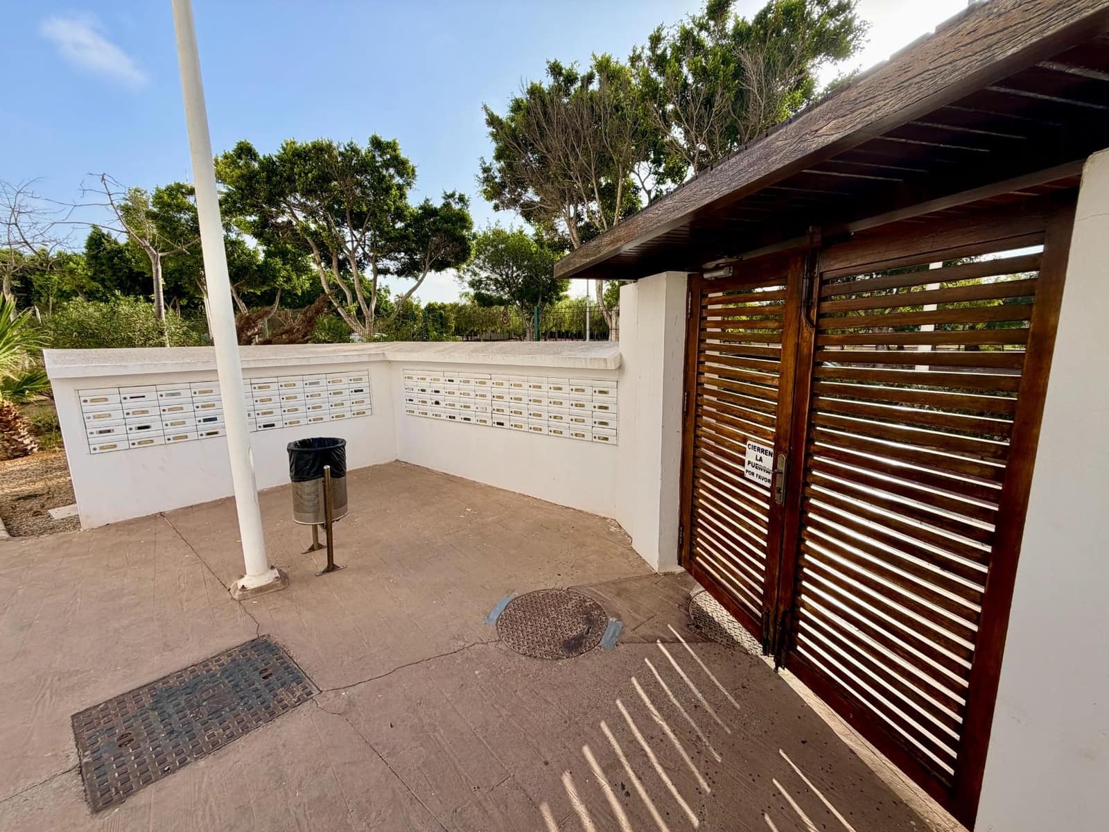 2 bedroom Apartment for sale in Almeria city with pool - € 330,000 (Ref: 10049513)