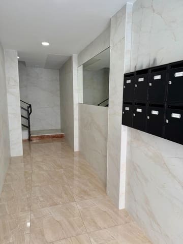 2 bedroom Flat for sale in Almería city - € 109,900 (Ref: 10064827)