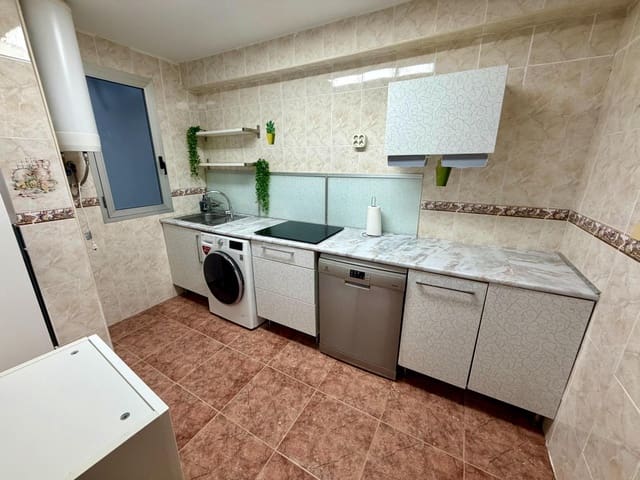 2 bedroom Flat for sale in Almería city - € 109,900 (Ref: 10064827)